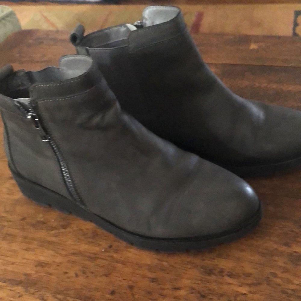 Earth Zurich Rhone Ankle Bootie | Size 9M | Dark Gray Nubuck | Wedge | EUC - Picture 2 of 8
